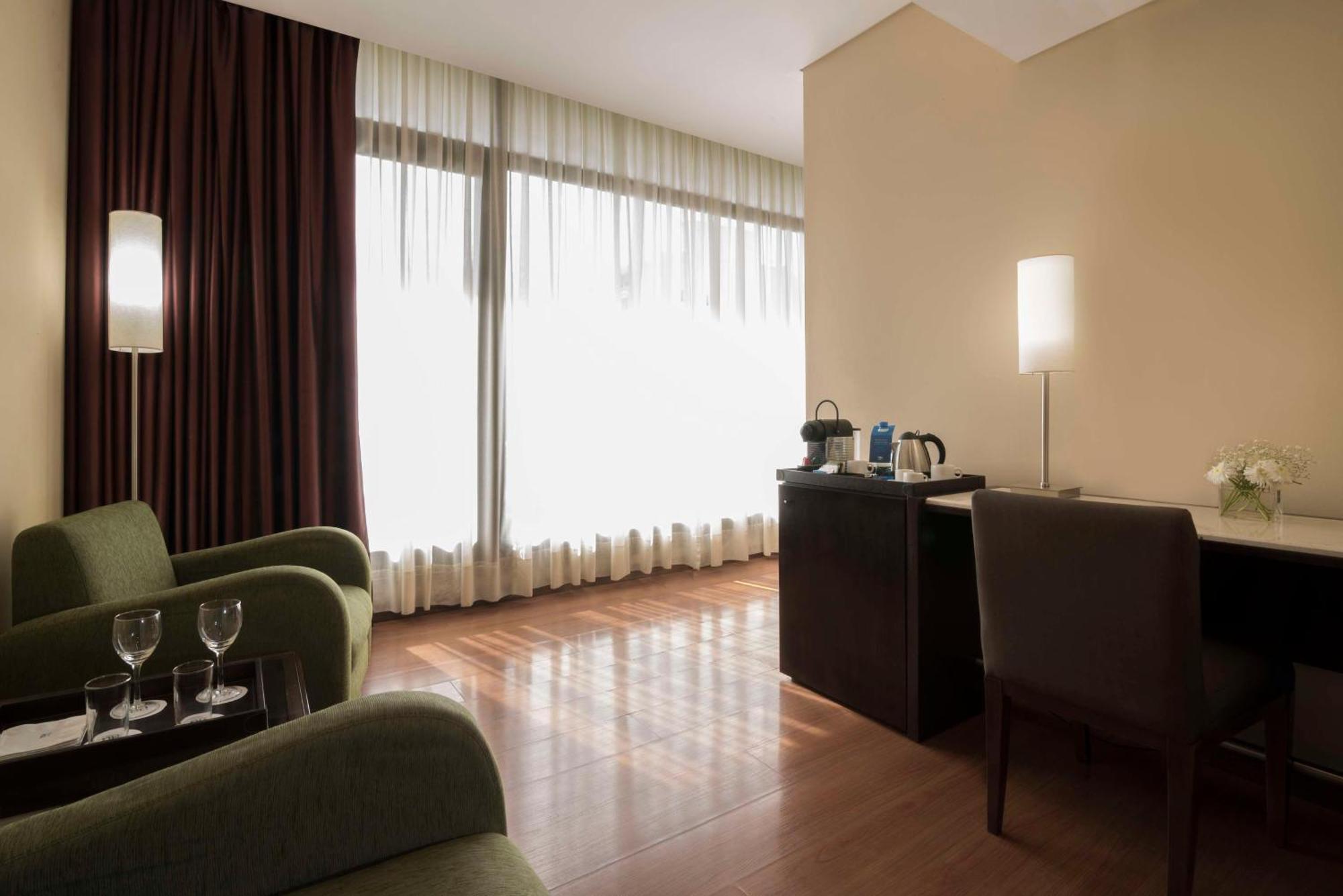 Nh Mendoza Cordillera Hotel Buitenkant foto